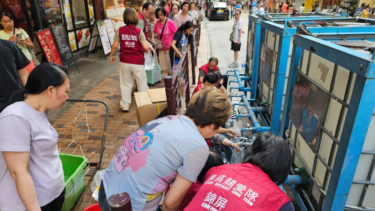 筲箕灣爆水管|食肆院舍派員取水 餐廳損失5位數東主嘆:無人想