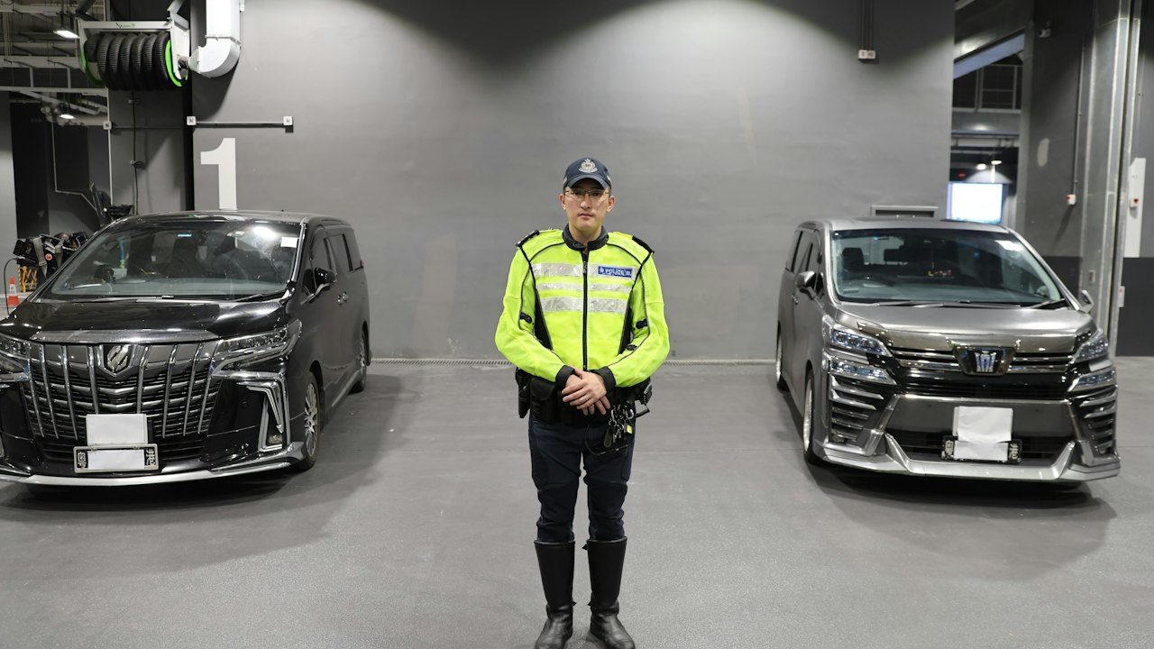 皇崗塞爆|跨境白牌車中介網上吸客索千元赴深圳 警放蛇拘兩司機
