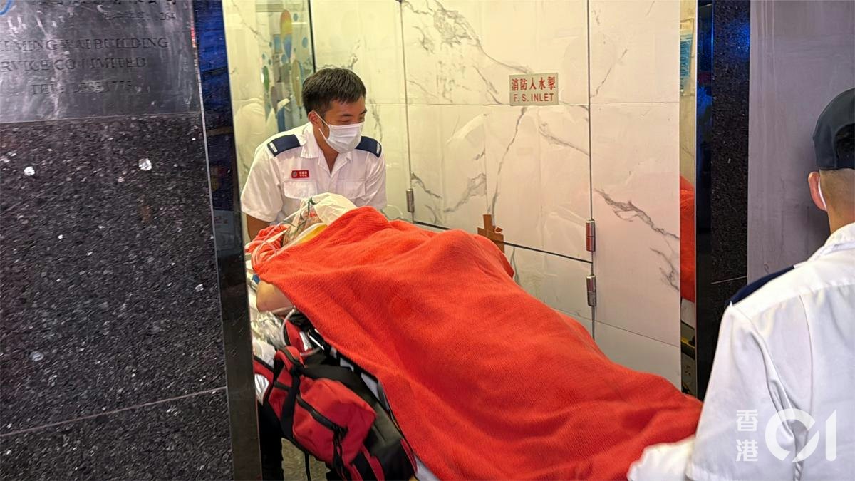 珍惜生命︱土瓜灣男子墮樓疑壓毀水管 跌落平台 受傷清醒送院