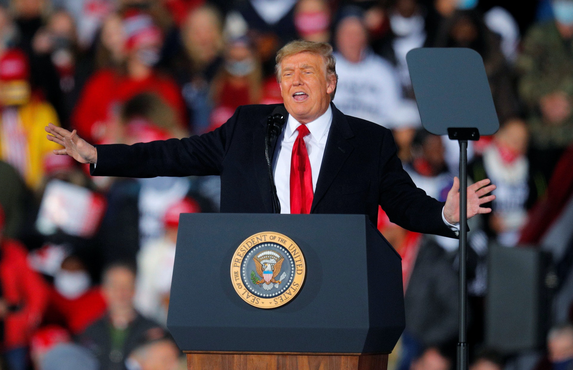 圖為2021年1月4日,在美國佐治亞州聯邦參議員決選前夕,美國總統特朗普前往佐治亞州進行助選。(Reuters) 圖為2021年1月4日,在美國佐治亞州聯邦參議員決選前夕,美國總統特朗普前往佐治亞州進行助選。(Reuters)