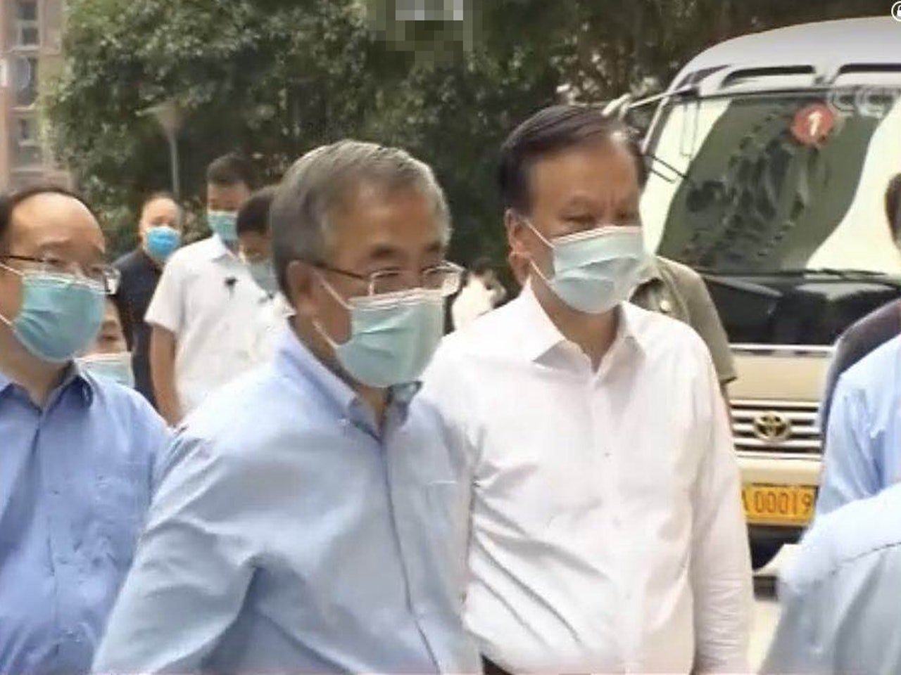 2020年7月5日至7日,胡春華現身重慶調研,重慶市委書記陳敏爾(右一)陪同。(中國央視截圖) 2020年7月5日至7日,胡春華現身重慶調研,重慶市委書記陳敏爾(右一)陪同。(中國央視截圖)