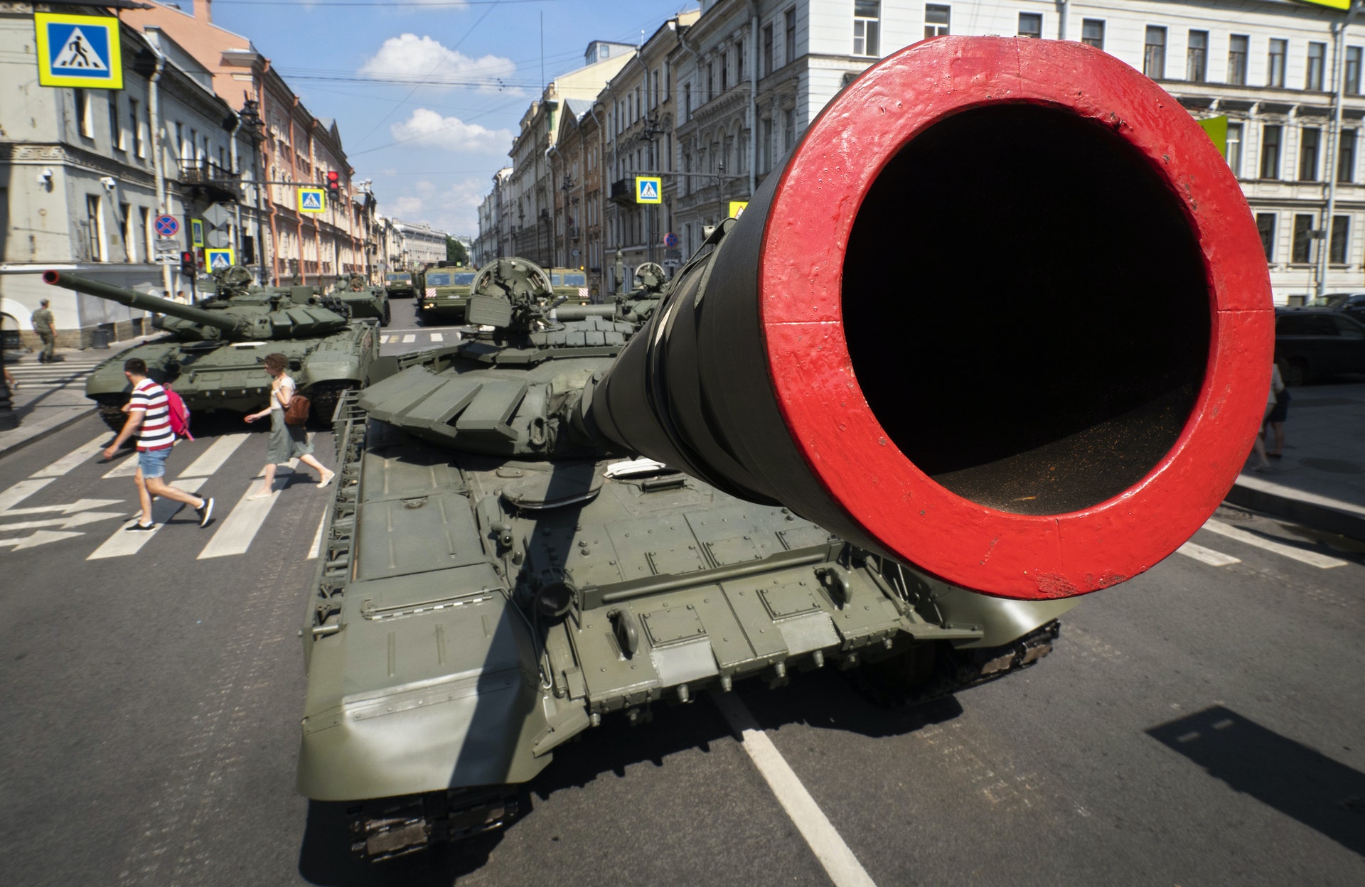 圖為一輛俄軍目前使用的T-72型坦克,該型坦克也是印軍在高原地帶使用的主要車型。譬如印方佈置在楚舒勒前方的裝甲部隊就以此為主。(美聯社) 圖為一輛俄軍目前使用的T-72型坦克,該型坦克也是印軍在高原地帶使用的主要車型。譬如印方佈置在楚舒勒前方的裝甲部隊就以此為主。(美聯社)