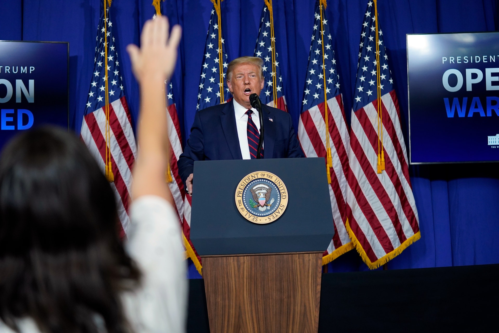 美國總統特朗普一再發出封殺威脅,抖音在美國的命運引發關注。圖為2020年7月27日,特朗普在北卡羅來納州莫里斯維爾(Morrisville)富士Diosynth生物技術公司生物工藝創新中心舉行的新冠肺炎疫情發佈會上致辭。(AP) 美國總統特朗普一再發出封殺威脅,抖音在美國的命運引發關注。圖為2020年7月27日,特朗普在北卡羅來納州莫里斯維爾(Morrisville)富士Diosynth生物技術公司生物工藝創新中心舉行的新冠肺炎疫情發佈會上致辭。(AP)