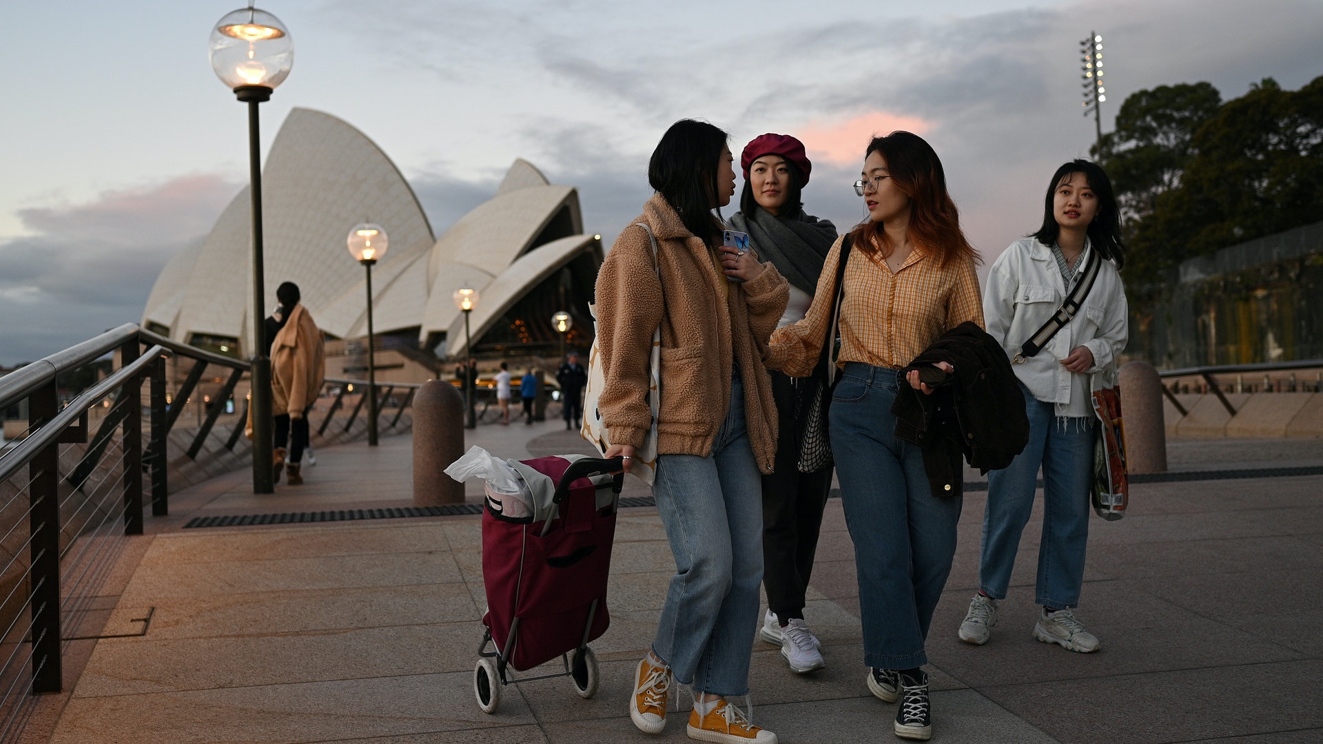 Omicron澳洲現蹤影響留學生與移民 12月擬開關一州稱無意轉軚