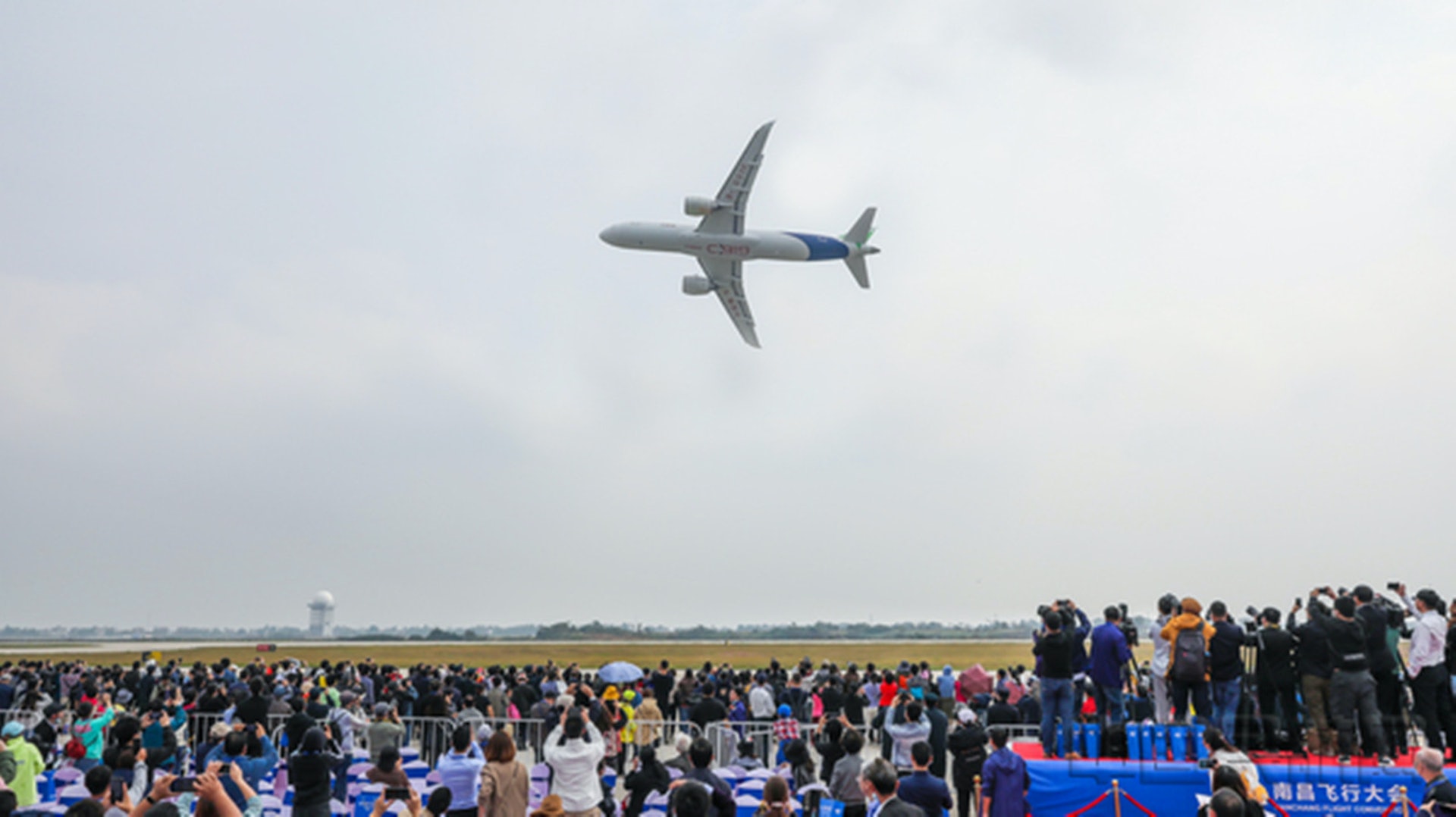 C919多角度展示飛行姿態。(中國民航網) C919多角度展示飛行姿態。(中國民航網)